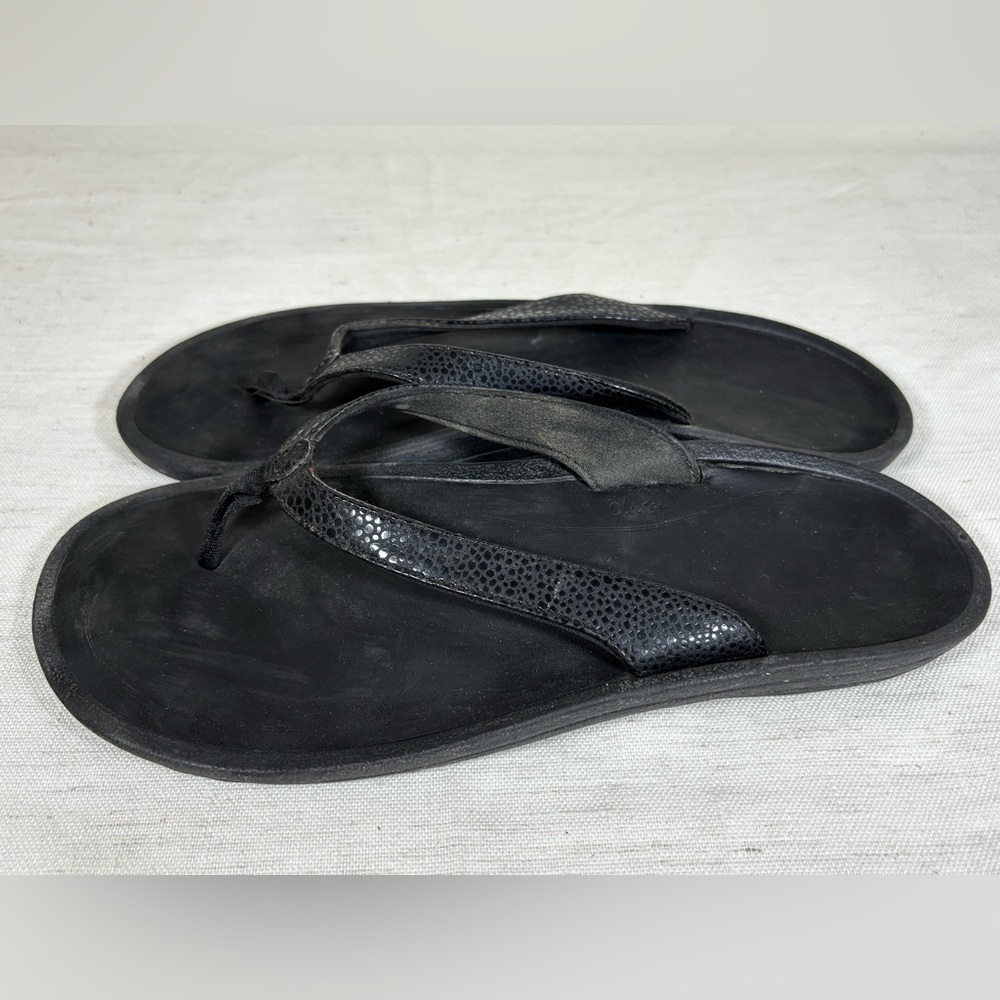 OluKai Women's Black Sandals